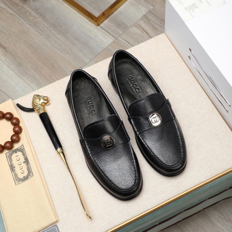 G*u*i leather shoes